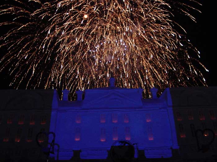 20010218dc515b.jpg (60237 oCg)